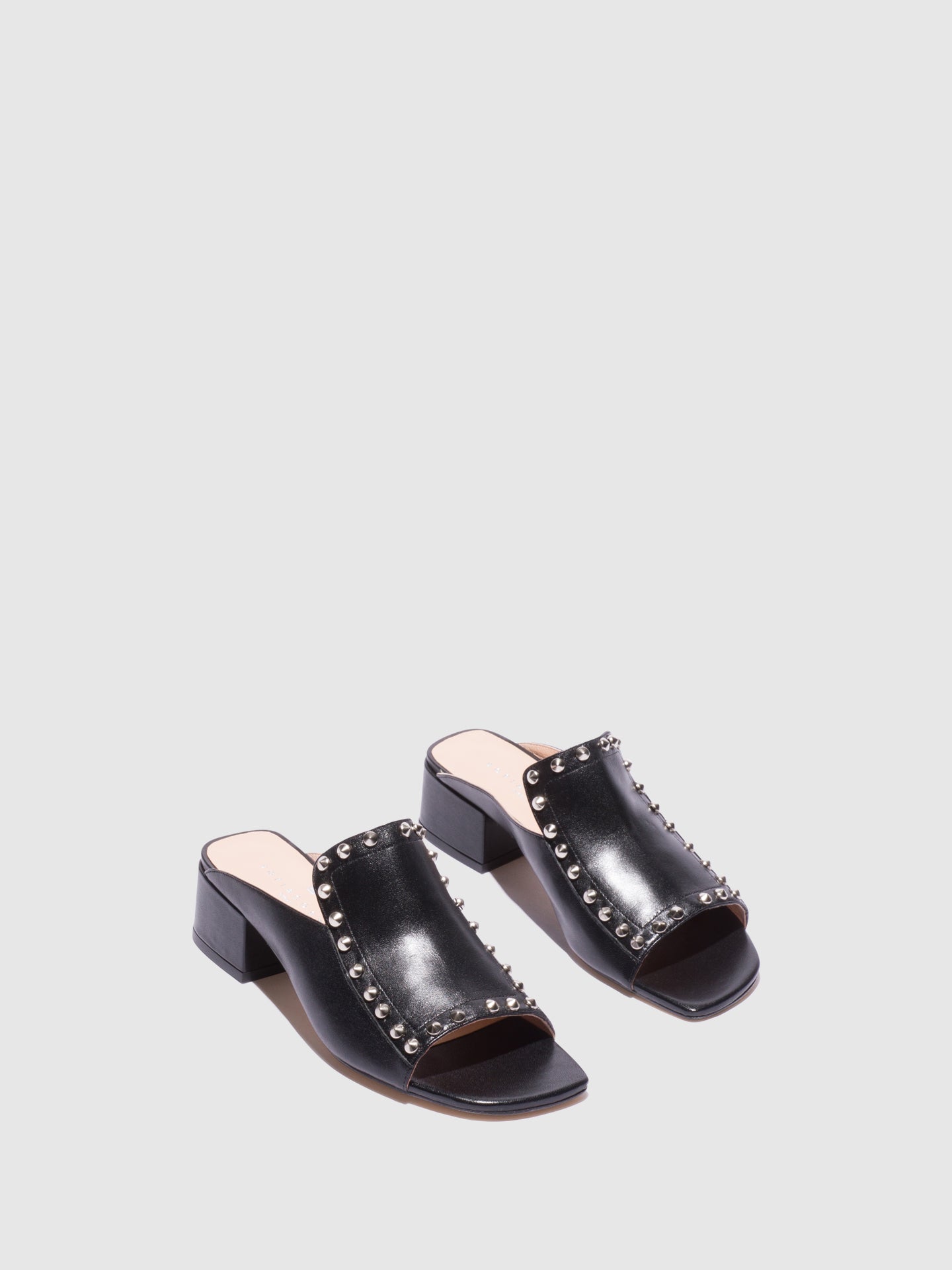Sofia Costa Mules com Apliques em Preto